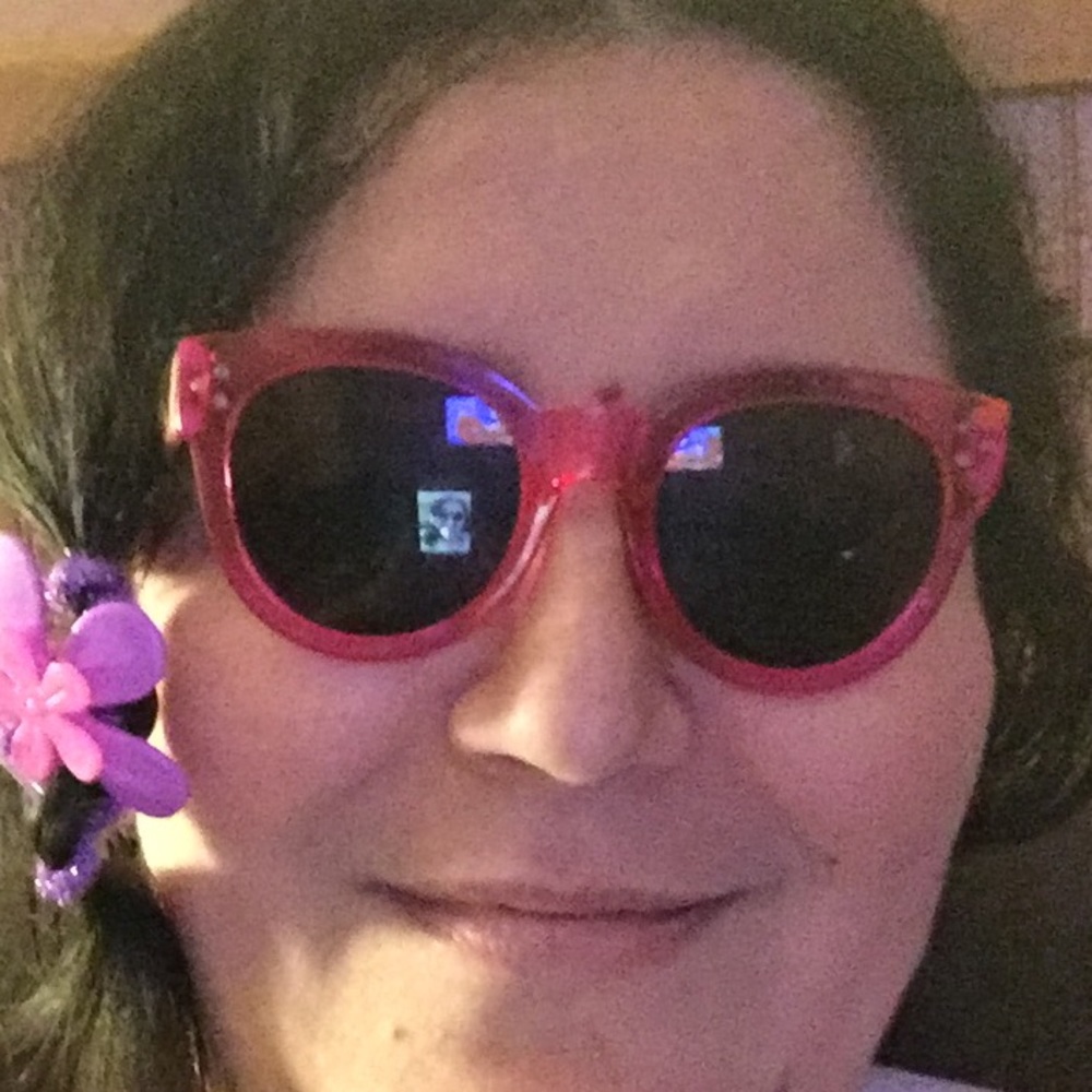 Meet your Posher, Amina